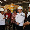 Pj Gubernur Papua, Agus Fatoni saat meninjau gudang beras Bulog 