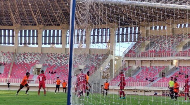 Skuad Persipura saat berlatih di Stadion Lukas Enembe 