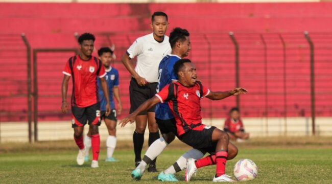 Pemain Persipura ketika dijegal Pemain Garudayaksa - dok Persipura