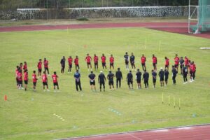 Skuad Persipura hendak memulai latihan di Lapangan Uncen Mahachandra - Ipul Persipura