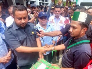 Ketua DPR Papua saat menerima aspirasi dari Cipayung Plus 