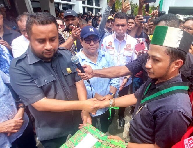 
					Ketua DPR Papua saat menerima aspirasi dari Cipayung Plus 