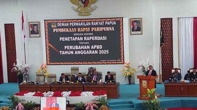 
					Pj Sekda Papua, Suzana Wanggai mewakili Gubernur Papua pada Rapat Paripurna Raperdasi Perubahan APBD Tahun Anggaran 2025
