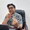 Welmy Nahuway -Pemimpin Cabang PT Pegadaian Abepura, Kota Jayapura, Papua, menjelaskan keuntungan yang didapat dari Tabungan Emas/ Euforia.id 