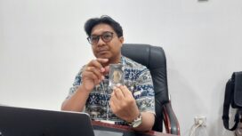 Welmy Nahuway -Pemimpin Cabang PT Pegadaian Abepura, Kota Jayapura, Papua, menjelaskan keuntungan yang didapat dari Tabungan Emas/ Euforia.id 