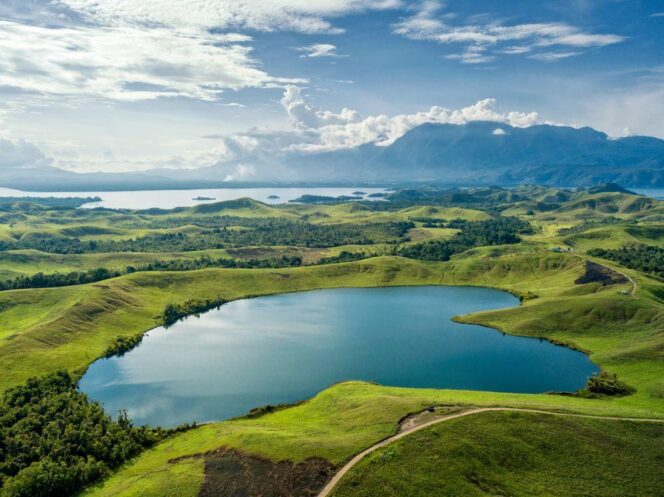
					Pemandangan alam indah Kabupaten Jayapura - dok Kemenparekraf