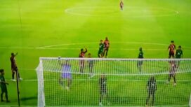 Tangkapan layar laga Persipal vs Persipura 