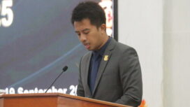 Anggota Fraksi NasDem, Eduard Norman Banua menyampaikan pendapat akhir Fraksi NasDem 