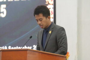 Anggota Fraksi NasDem, Eduard Norman Banua menyampaikan pendapat akhir Fraksi NasDem 