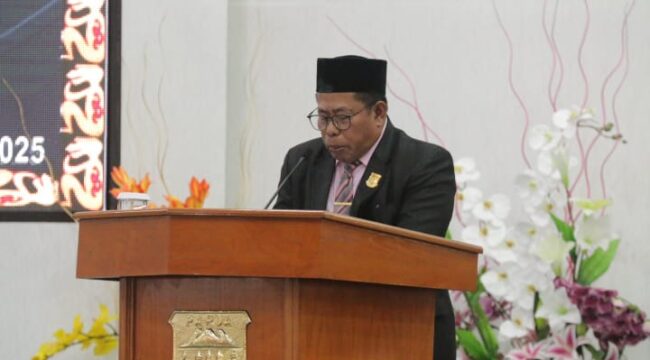H. Jayakusuma menyampaikan pendapat akhir Fraksi Golkar