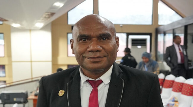 Plt Kepala Dinas Sosial, Kependudukan dan Catatan Sipil Provinsi Papua, Djong H. Makanuay / dok Papua.go.id