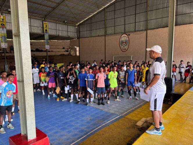 
					Seleksi Timnas U-16 dan U-19 di Lapangan Mutiara Hitam, Polimak 1, Kota Jayapura 