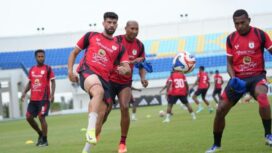 Pemain Persipura menjalani sesi latihan