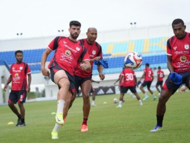 Pemain Persipura menjalani sesi latihan