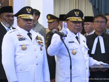 Matius D. Fakhiri dan Aryoko Rumaropen resmi dilantik sebagai Gubernur dan Wakil Gubernur Papua periode 2025-2030 