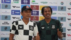 Pelatih dan pemain Deltras Sidoarjo (Widodo Cahyono Putra dan Bima Ragil) 