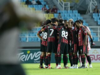 Skuad Persipura di Stadion Gelora Delta Sidoarjo 