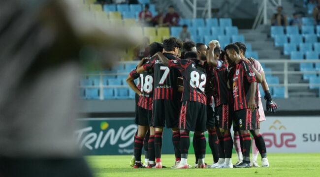 Skuad Persipura di Stadion Gelora Delta Sidoarjo 
