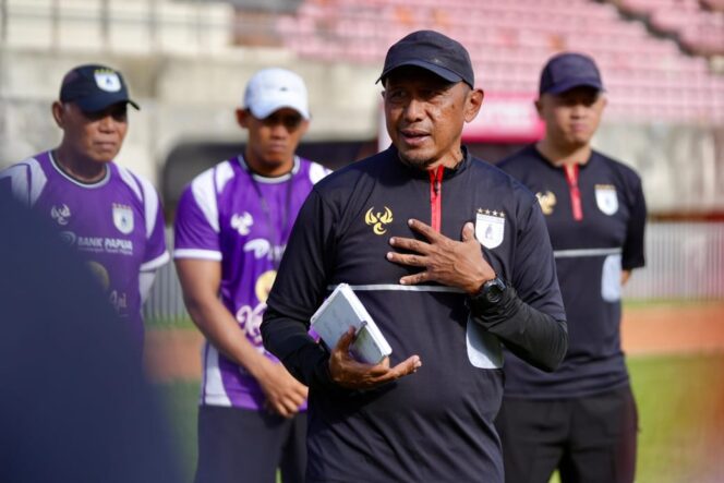 
					Pelatih anyar Persipura, Rahmad Darmawan 