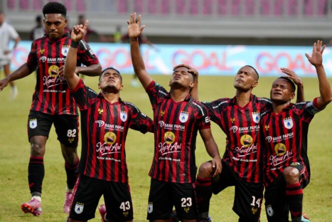 
					Para Pemain Persipura ketika berselebrasi