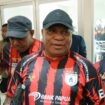 Gubernur Provinsi Papua, Matius D. Fakhiri diwawancarai wartawan usai menyaksikan laga Persipura vs Persiba di Stadion Lukas Enembe / euforia.id