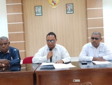 Kepala BBKSDA Papua, Johny Santoso Silaban menyampaikan klasifikasi dan permohonan maaf soal pemusnahan mahkota cenderawasih