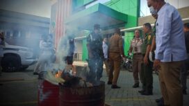 Pemusnahan mahkota cenderawasih oleh BBKSDA dengan cara dibakar yang menuai kecaman