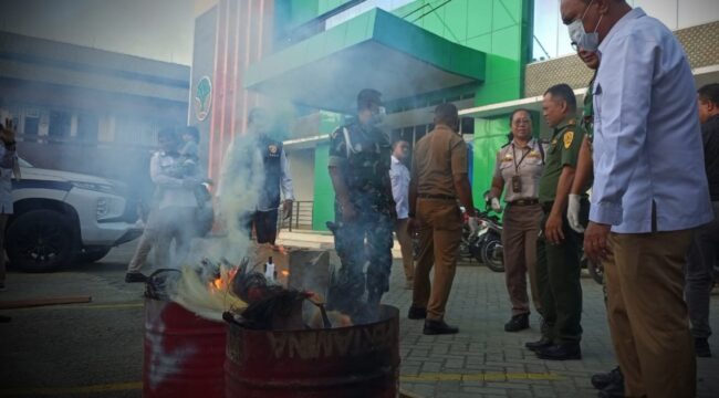 Pemusnahan mahkota cenderawasih oleh BBKSDA dengan cara dibakar yang menuai kecaman 