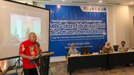 Wagub Papua, Aryoko Rumaropen saat membuka pelatihan peningkatan kapasitas implementasi MBG dan edukasi gizi bagi tim pembina Usaha Kesehatan Sekolah/Madrasah (UKS/M) / Istimewa