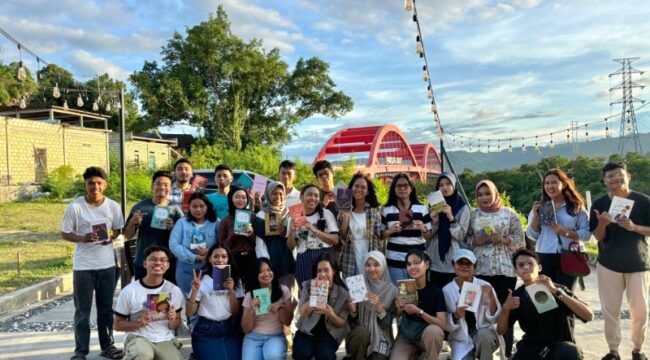 Komunitas Torang Baca usai menggelar kegiatan baca bersama 