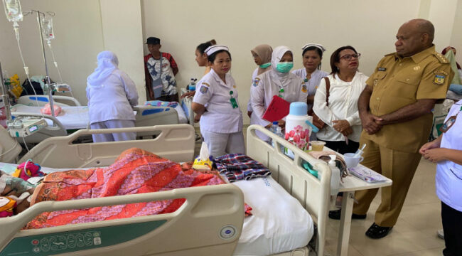 Gubernur Provinsi Papua, Matius Fakhiri saat melakukan sidak di RSUD Dok II Jayapura / dok Papua.go.id
