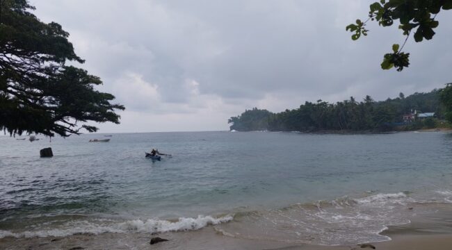 Suasana Pantai di Kampung Doromena, Kabupaten Jayapura / Euforia.id
