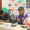 Pelatih Persipura, Rahmad Darmawan dan pemainnya, Markus Madjar pada konferensi pers jelang laga Persipura vs Persiku