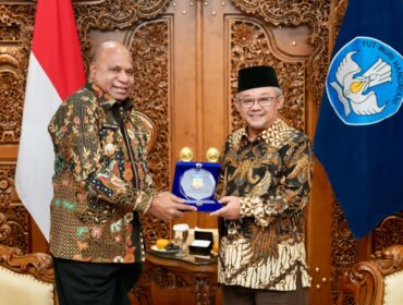 Gubernur Papua, Matius Fakhiri bersama Mendikdasmen, Abdul Mu'ti / istimewa