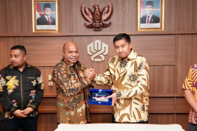 
					Gubernur Papua usai bertemu Menteri PKP, Maruarar Sirait 