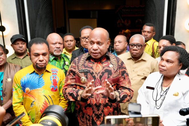 
					Gubernur Tegaskan Kolaborasi Kunci Sukses Otsus, Tolak Pengkotak-kotakan Pasca Pemekaran