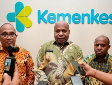 Gubernur Papua, Matius Fakhiri usai bertemu Menkes di Jakarta / Istimewa