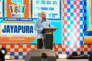 Gubernur Papua, Matius D. Fakhiri memberikan sambutan dalam gelaran Livin' Fest Mandiri 2025 / Istimewa
