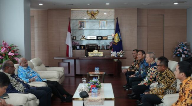 Pertemuan Gubernur Papua dan Pertamina Patra Niaga Regional Papua Maluku / Istimewa