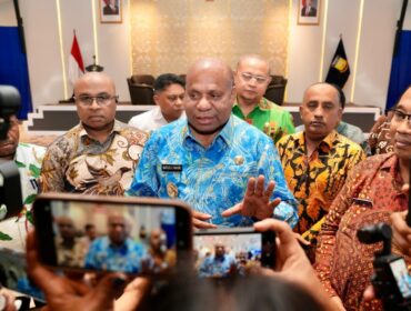 Gubernur Provinsi Papua, Matius D. Fakhiri / Istimewa