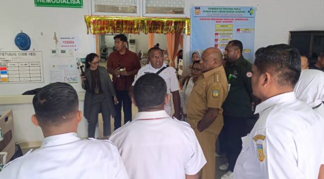 Gubernur Papua, Matius Fakhiri melakukan sidak di RSUD Jayapura / Voxpapua