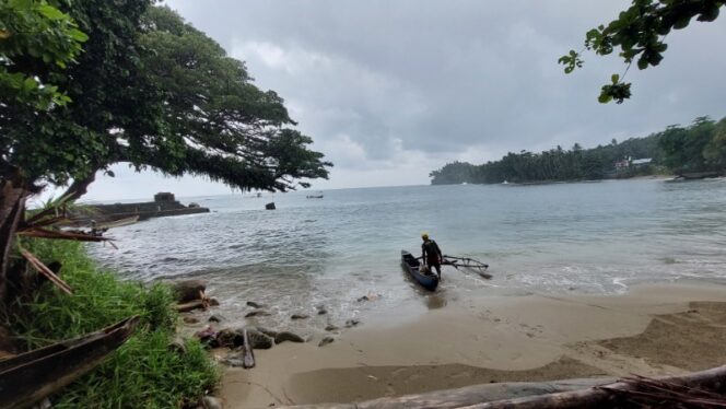 
					Pantai wisata di Kampung Doromena, Kabupaten Jayapura / Euforia.id 