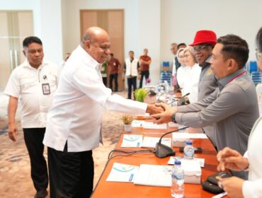 Gubernur Papua, Matius D. Fakhiri menerima kunjungan kerja Komisi IX DPR RI / Istimewa