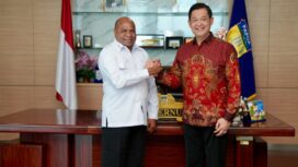 Gubernur Provinsi Papua, Matius Fakhiri bersama Duta Besar Republik Indonesia untuk Papua Nugini dan Kepulauan Solomon, Andriana Supandy / Istimewa