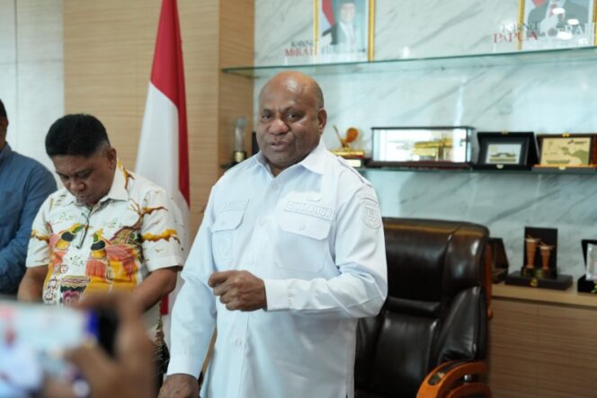 
					Gubernur Papua, Matius D. Fakhiri / Istimewa