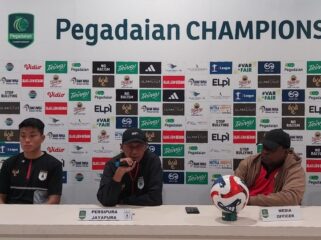 Kubu Persipura pada konferensi pers jelang laga vs Persela / Istimewa