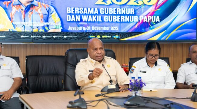 Gubernur Papua, Matius D. Fakhiri saat menyampaikan refleksi akhir tahun 2025 / Istimewa