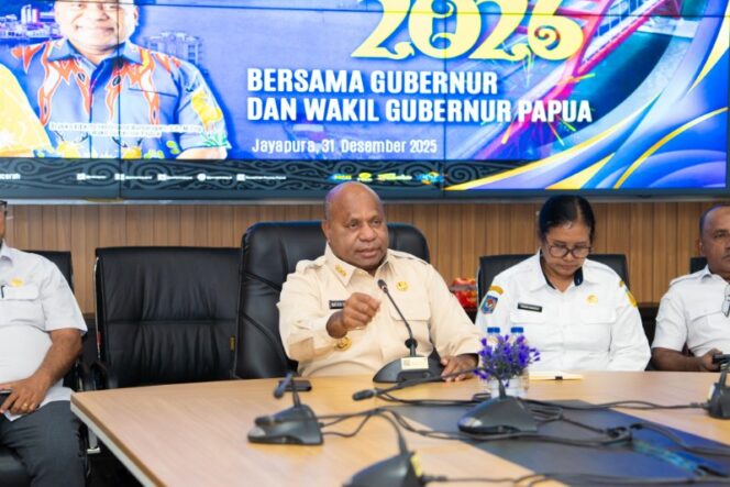 
					Gubernur Papua, Matius D. Fakhiri saat menyampaikan refleksi akhir tahun 2025 / Istimewa