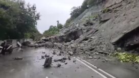 Longsor di Jalan Ring Road Kota Jayapura / facebook