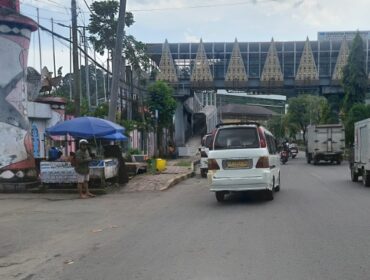 Tampak angkot trayek E sedang menunggu penumpang di depan GOR Cenderawasih / Euforia.id